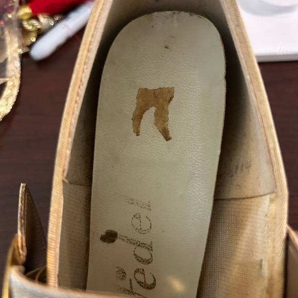 60's Gold Vintage Mod Block Heel Mary Jane's with side buckle sz 7 - Picture 10 of 10